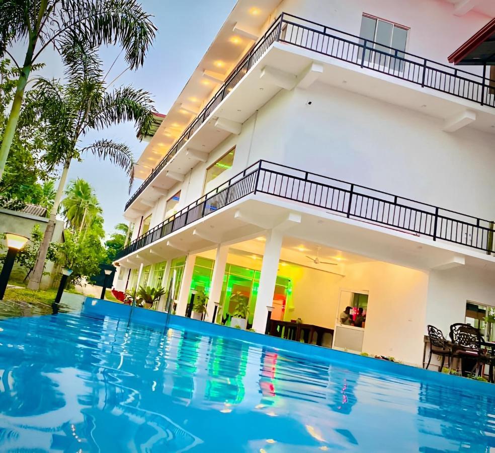 Hotel Summer Haven بولاناروفاي المظهر الخارجي الصورة